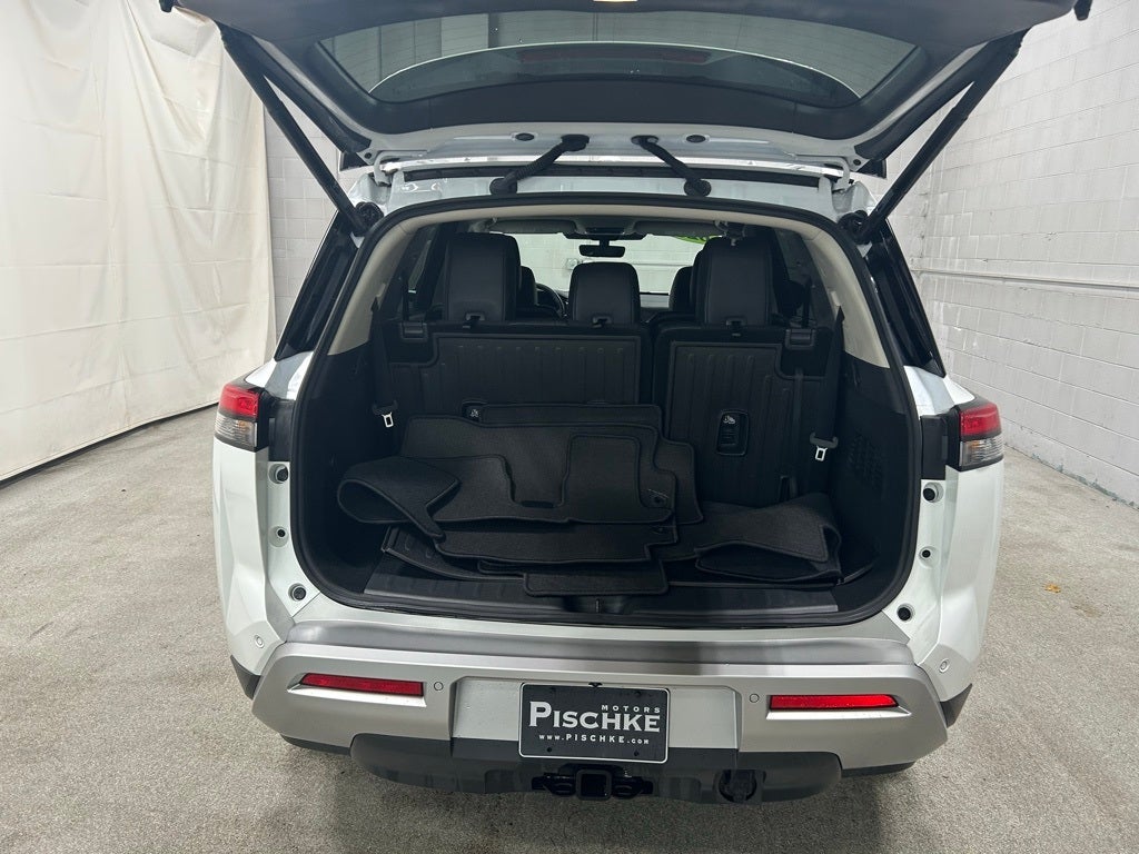 2025 Nissan Pathfinder Platinum 4WD