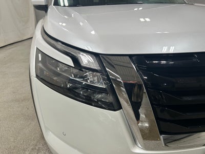 2025 Nissan Pathfinder Platinum 4WD