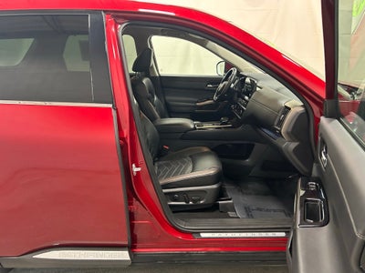 2023 Nissan Pathfinder Platinum 4WD