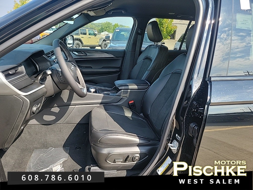 2025 Jeep Grand Cherokee GRAND CHEROKEE ALTITUDE 4X4