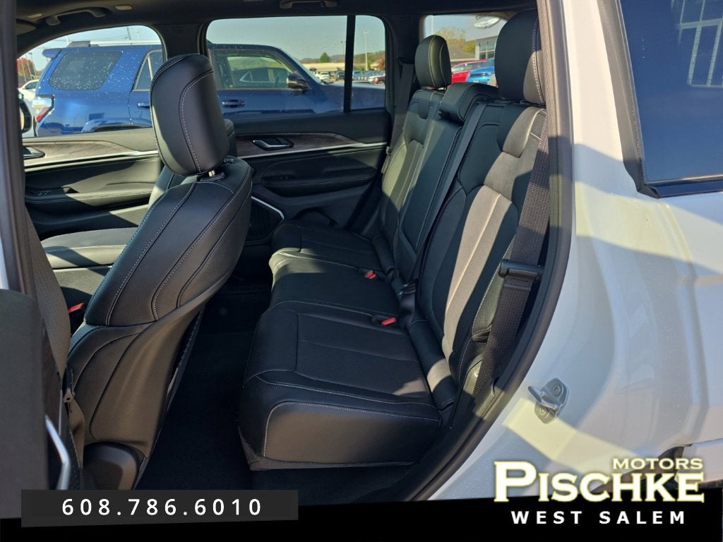 2027 Jeep Grand Cherokee GRAND CHEROKEE LIMITED RESERVE 4X4