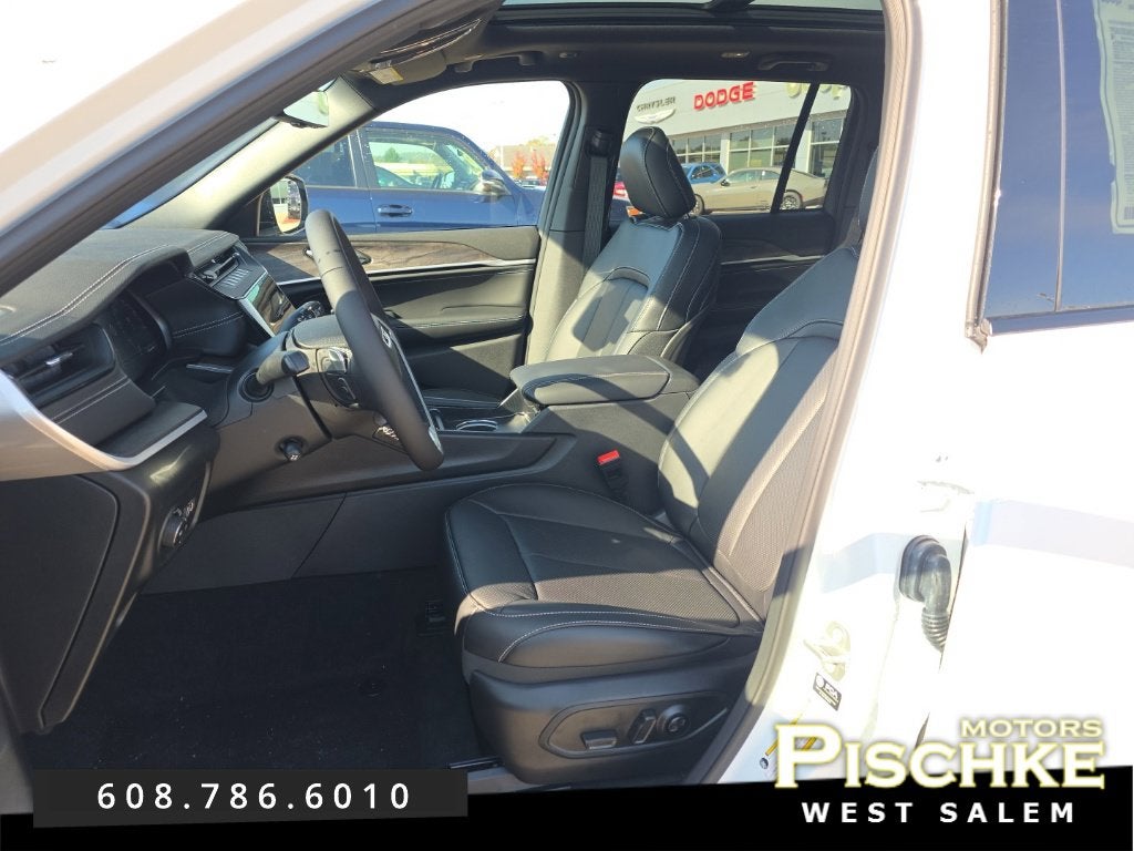 2027 Jeep Grand Cherokee GRAND CHEROKEE LIMITED RESERVE 4X4