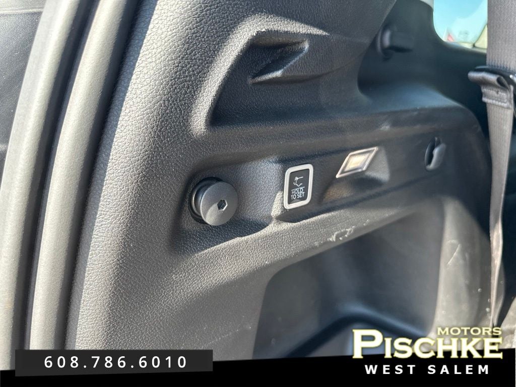 2023 Jeep Grand Cherokee L Laredo 4x4