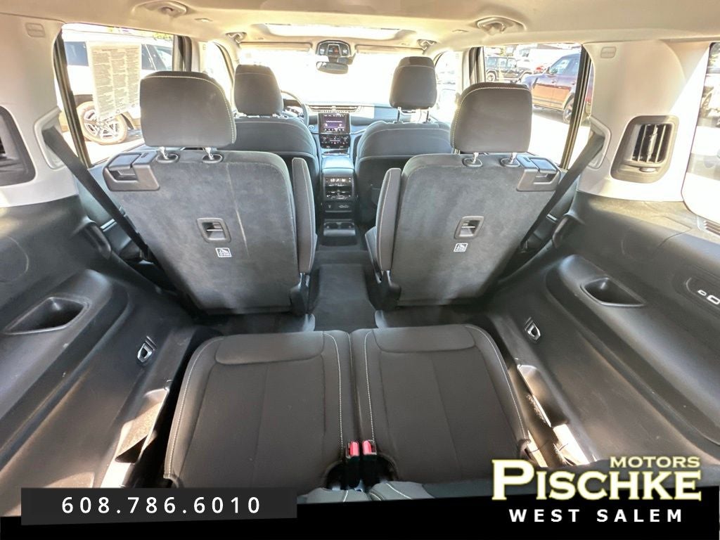 2023 Jeep Grand Cherokee L Laredo 4x4