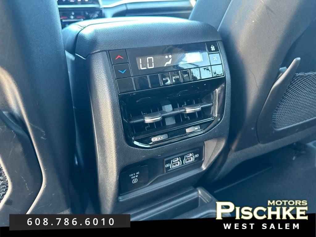 2023 Jeep Grand Cherokee L Laredo 4x4