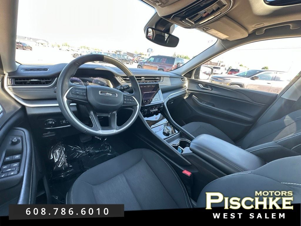 2023 Jeep Grand Cherokee L Laredo 4x4