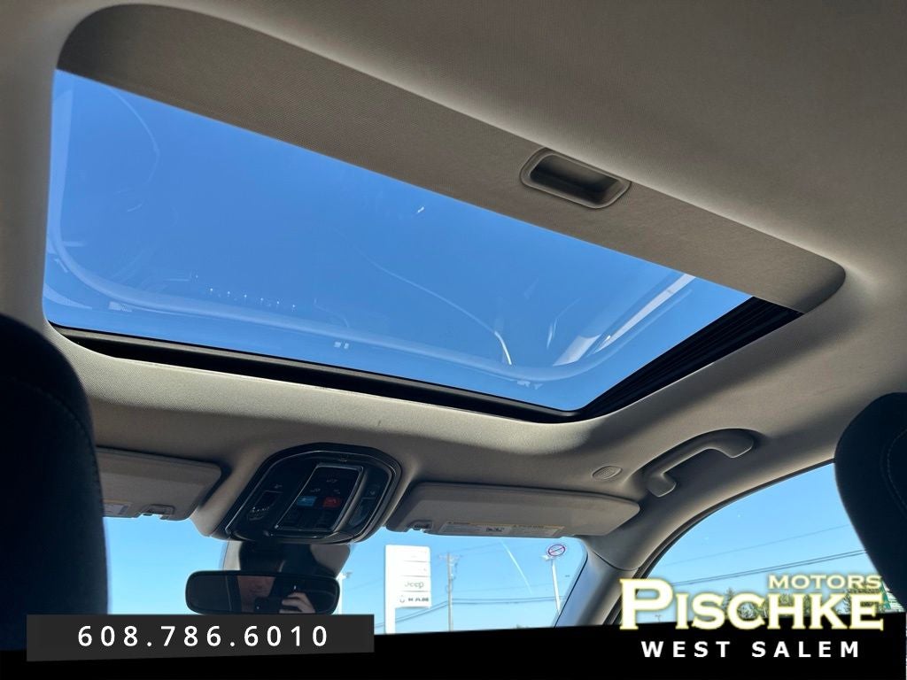 2023 Jeep Grand Cherokee L Laredo 4x4