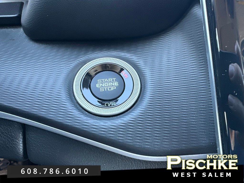 2023 Jeep Grand Cherokee L Laredo 4x4