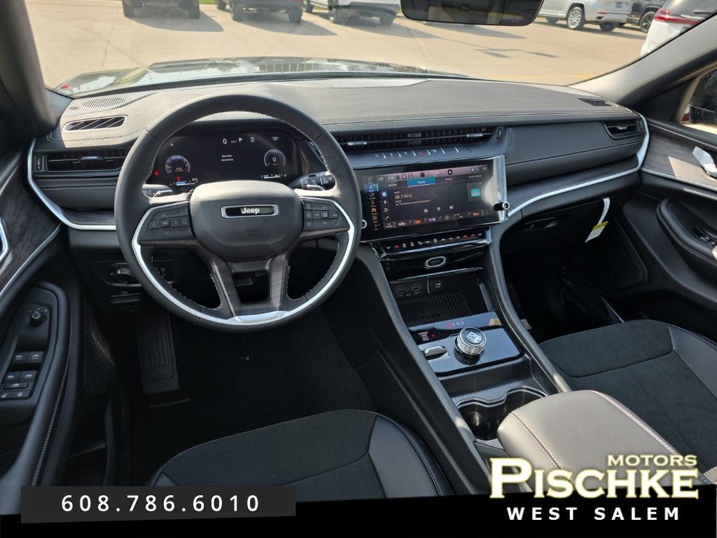 2027 Jeep Grand Cherokee GRAND CHEROKEE L LAREDO ALTITUDE 4X4