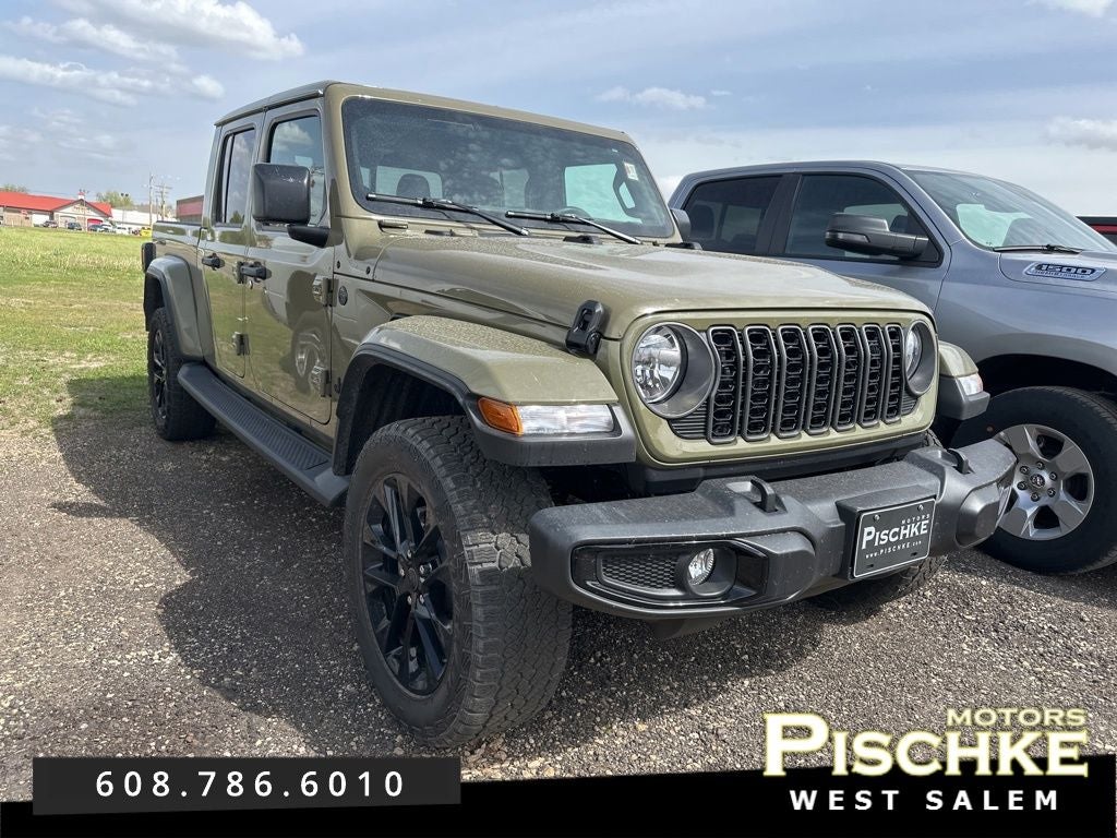 2025 Jeep Gladiator Nighthawk Auto's photo