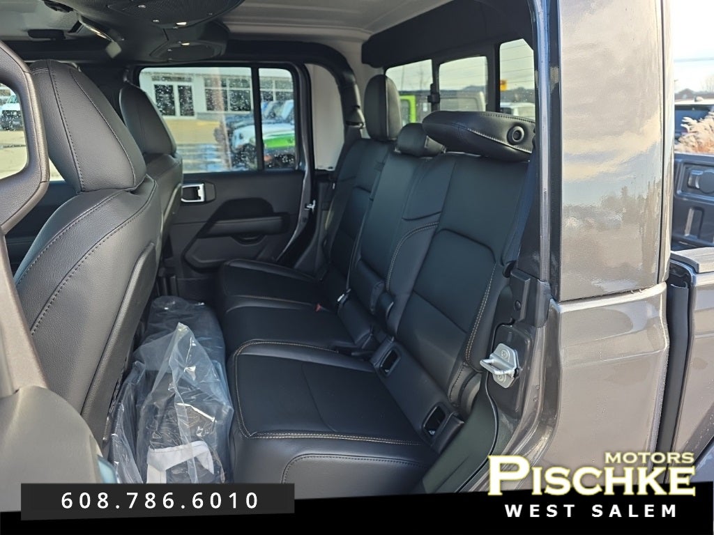 2026 Jeep Gladiator GLADIATOR SAHARA 4X4