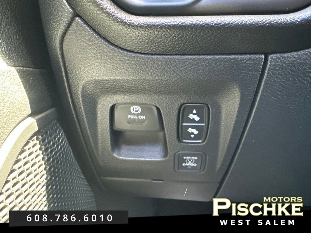 2025 RAM 1500 Big Horn Crew Cab 4x4 6'4' Box