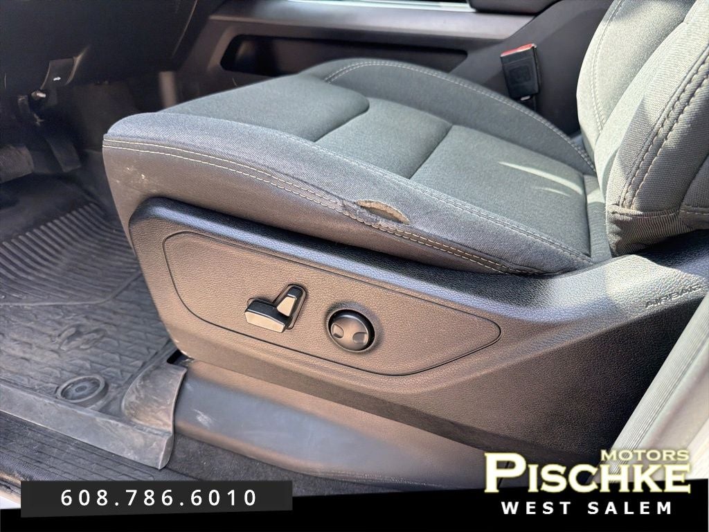 2022 RAM 1500 Big Horn Quad Cab 4x4 6'4' Box