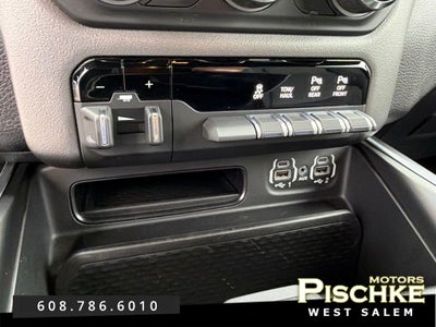 2022 RAM Ram 1500 Big Horn Crew Cab 4x4 5'7' Box