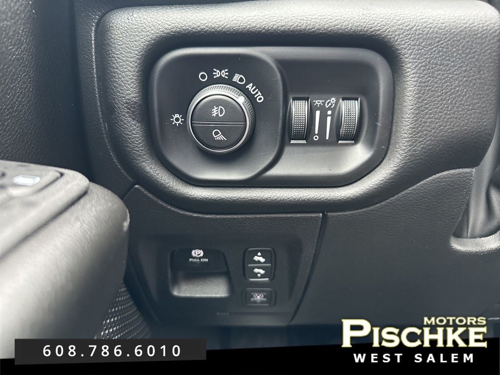 2025 RAM 1500 Lone Star Crew Cab 4x4 5'7' Box