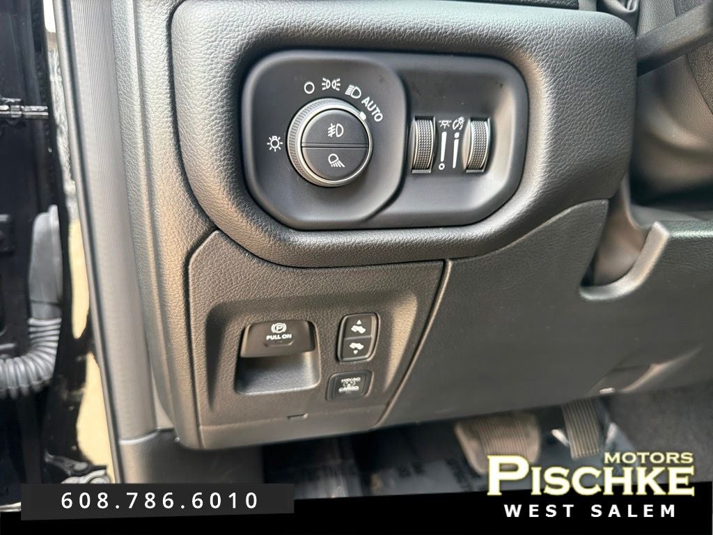 2025 RAM Ram 1500 Big Horn Crew Cab 4x4 5'7' Box