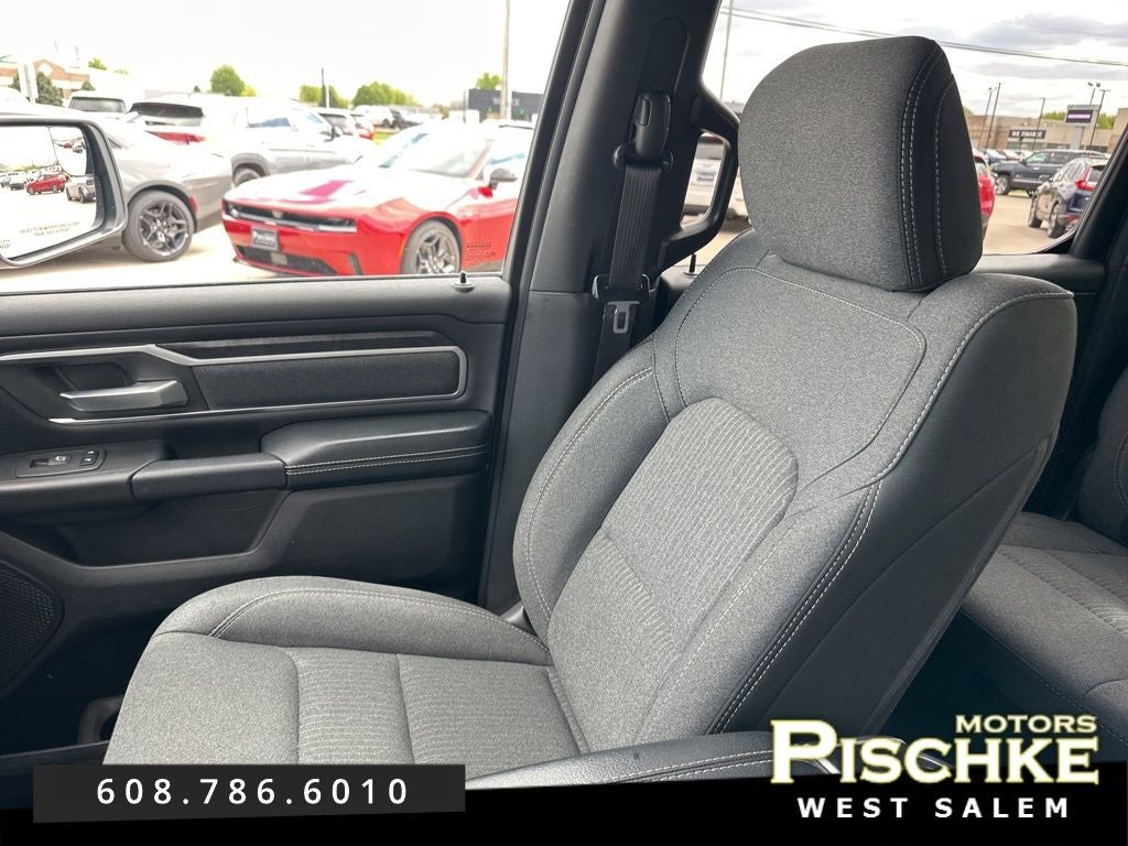 2020 RAM 1500 Big Horn Crew Cab 4x4 5'7' Box