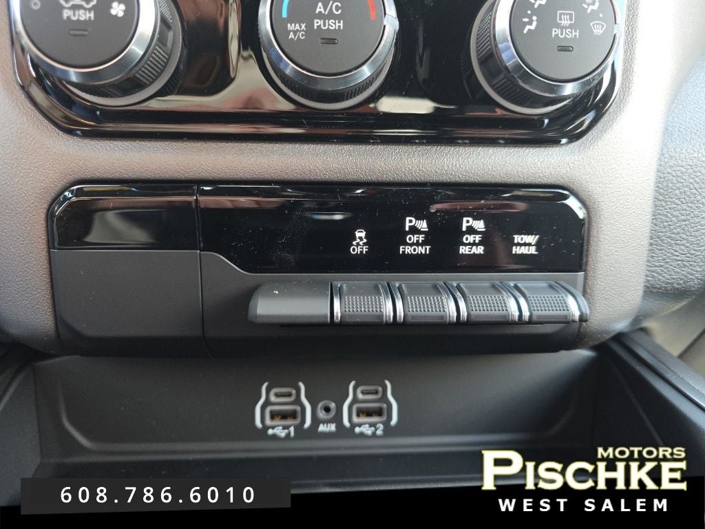 2026 RAM Ram 1500 RAM 1500 EXPRESS CREW CAB 4X4 5'7' BOX