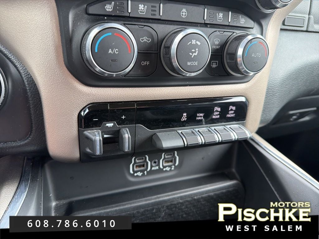 2020 RAM 1500 Laramie Crew Cab 4x4 5'7' Box