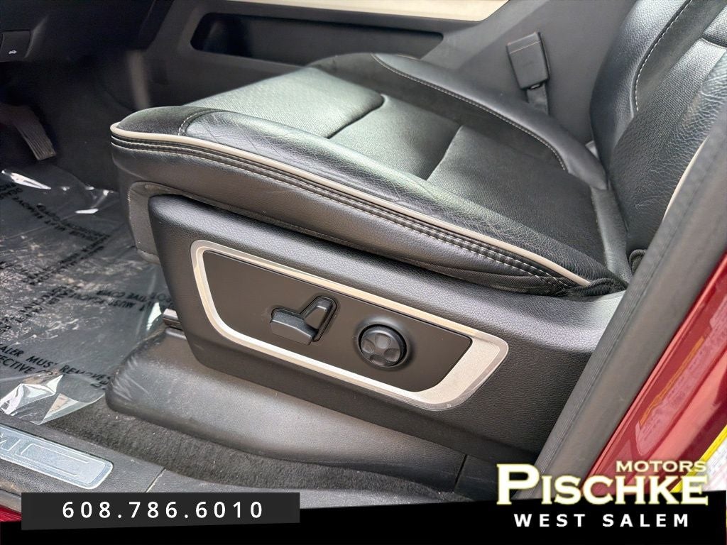 2020 RAM 1500 Laramie Crew Cab 4x4 5'7' Box