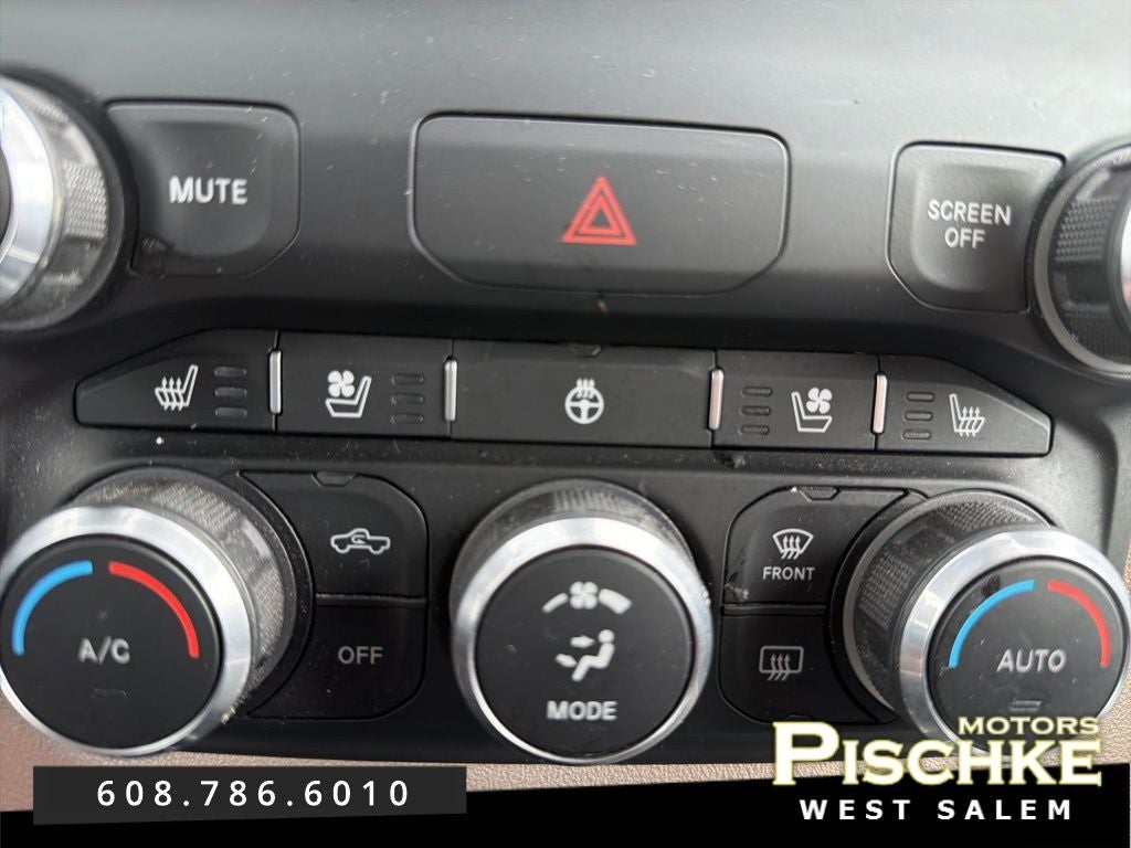 2020 RAM 1500 Laramie Crew Cab 4x4 5'7' Box