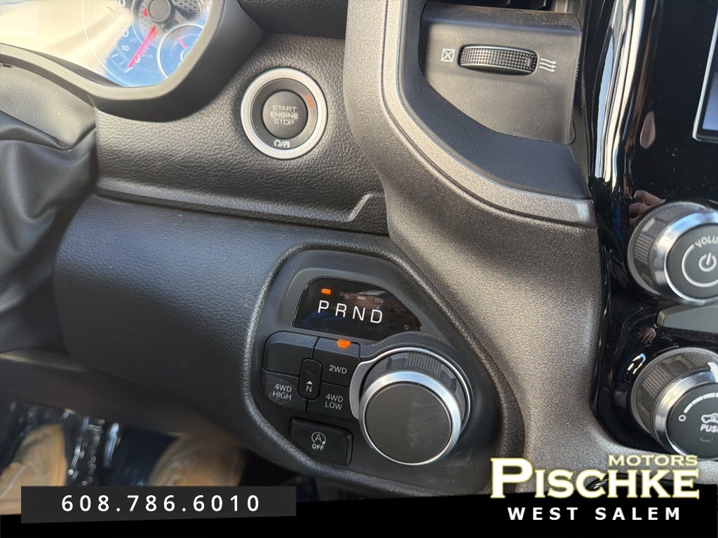 2025 RAM 1500 Tradesman Crew Cab 4x4 6'4' Box