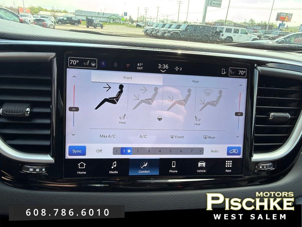 2026 Chrysler Pacifica Select