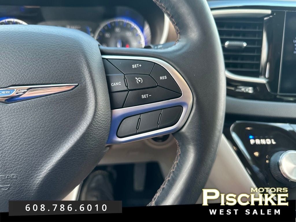 2017 Chrysler Pacifica Touring-L