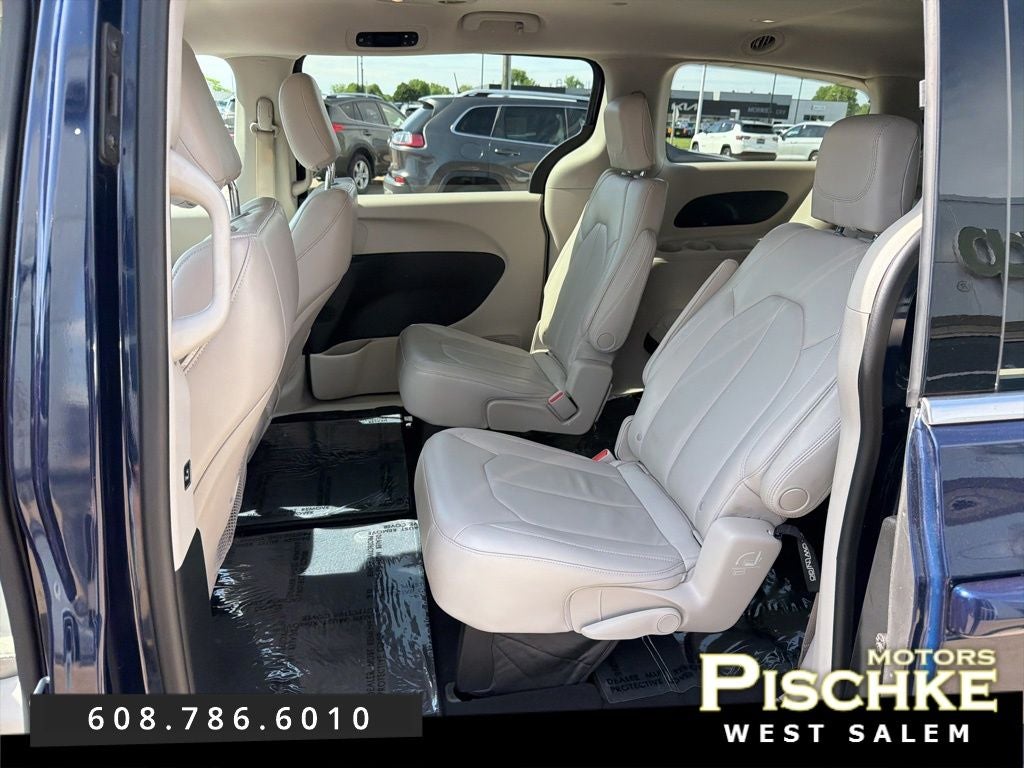 2017 Chrysler Pacifica Touring-L