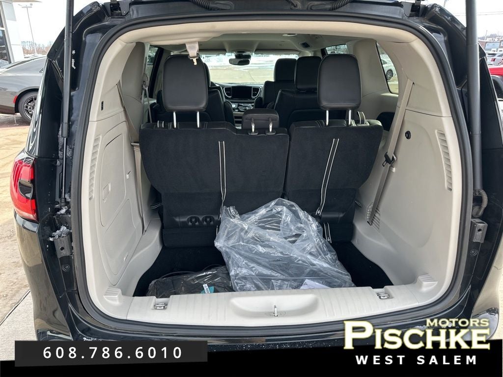 2023 Chrysler Pacifica Hybrid Touring L