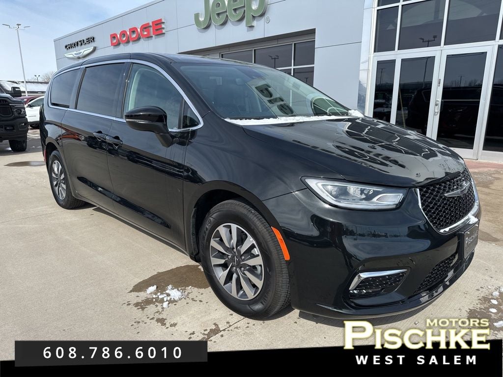 2023 Chrysler Pacifica Hybrid Touring L