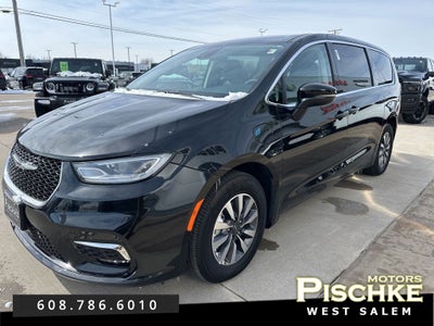 2023 Chrysler Pacifica Hybrid Touring L