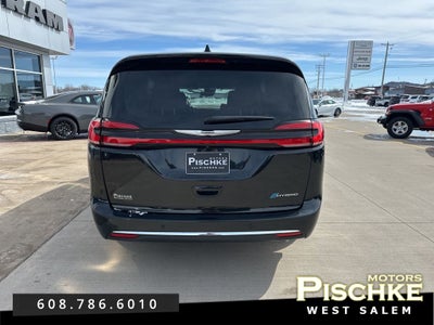 2023 Chrysler Pacifica Hybrid Touring L
