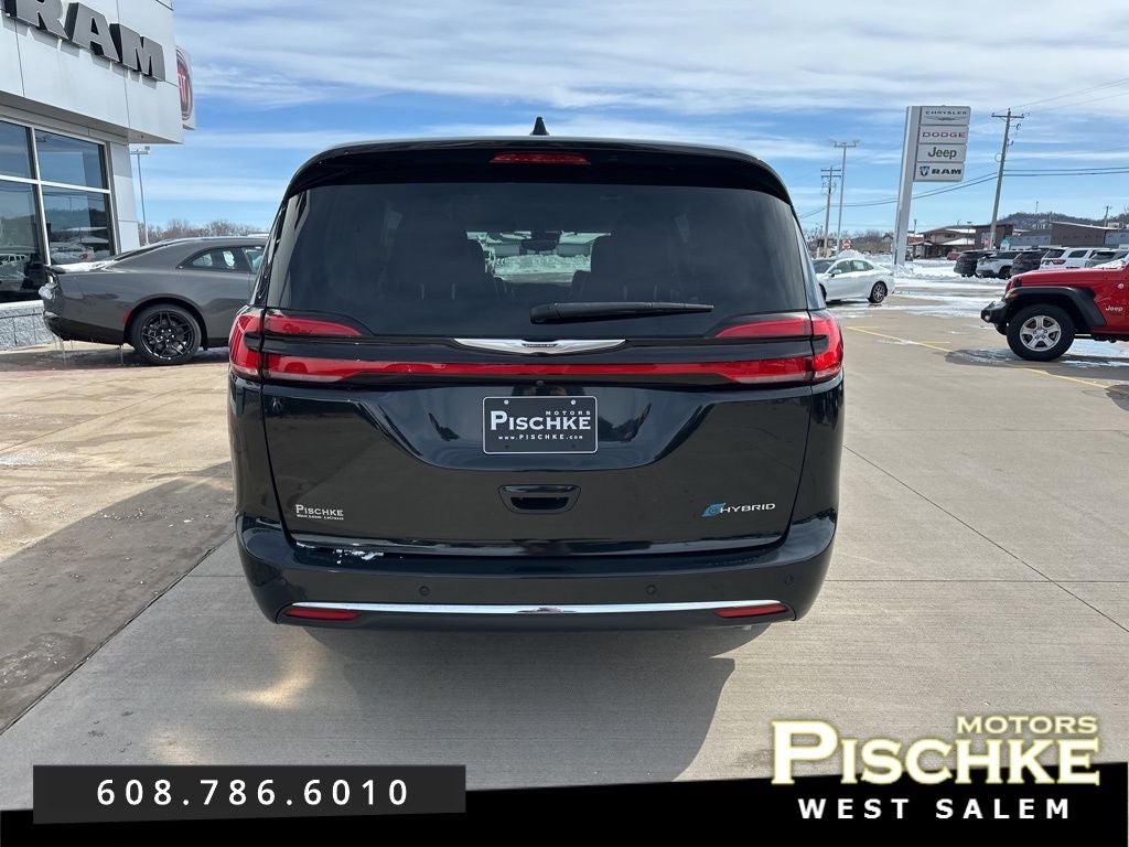 2023 Chrysler Pacifica Hybrid Touring L