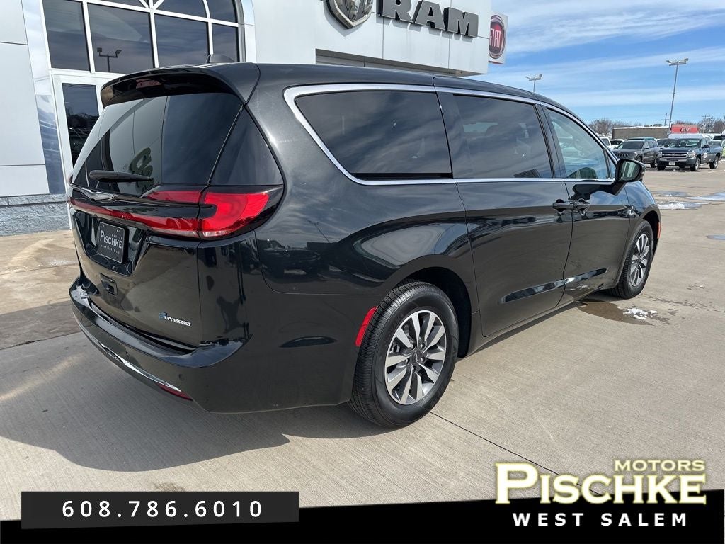 2023 Chrysler Pacifica Hybrid Touring L