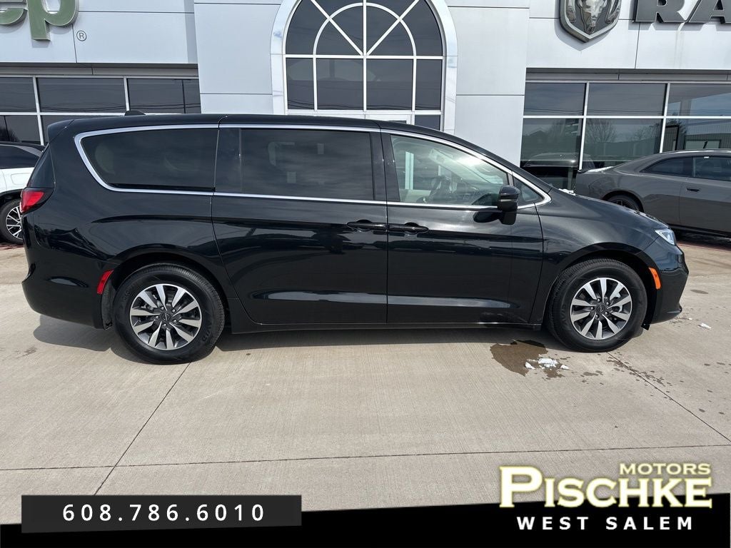 2023 Chrysler Pacifica Hybrid Touring L