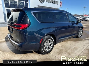 2023 Chrysler Pacifica Limited AWD