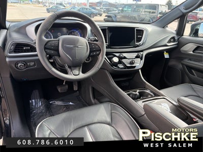 2025 Chrysler Pacifica Limited AWD