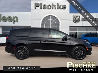 2025 Chrysler Pacifica Limited AWD