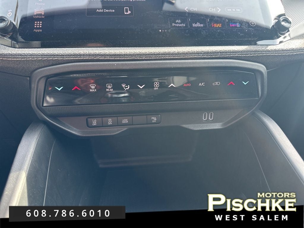 2026 Jeep Cherokee CHEROKEE LAREDO 4X4