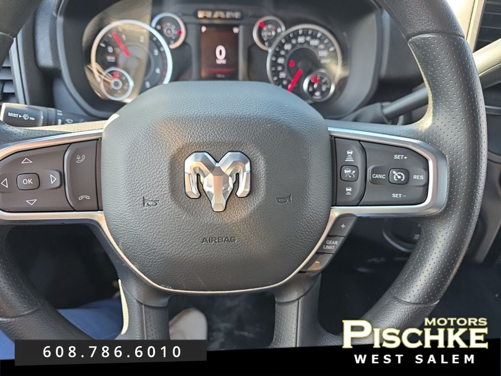 2026 RAM Ram 2500 RAM 2500 BLACK EXPRESS CREW CAB 4X4 6'4' BOX