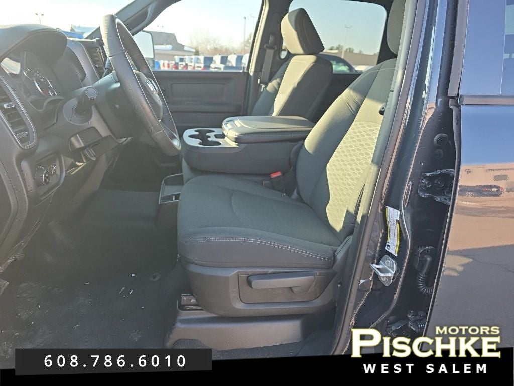 2026 RAM Ram 2500 RAM 2500 BLACK EXPRESS CREW CAB 4X4 6'4' BOX