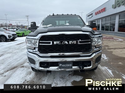 2023 RAM 3500 Tradesman Crew Cab 4x4 8' Box