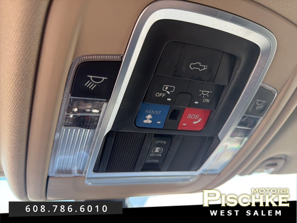 2020 RAM 3500 Laramie Crew Cab 4x4 8' Box