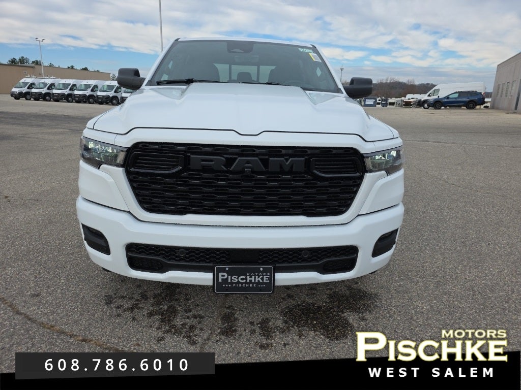 2026 RAM Ram 1500 RAM 1500 EXPRESS CREW CAB 4X4 5'7' BOX