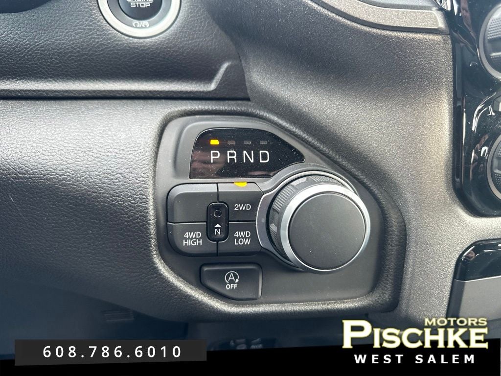 2026 RAM Ram 1500 Express Crew Cab 4x4 5'7' Box