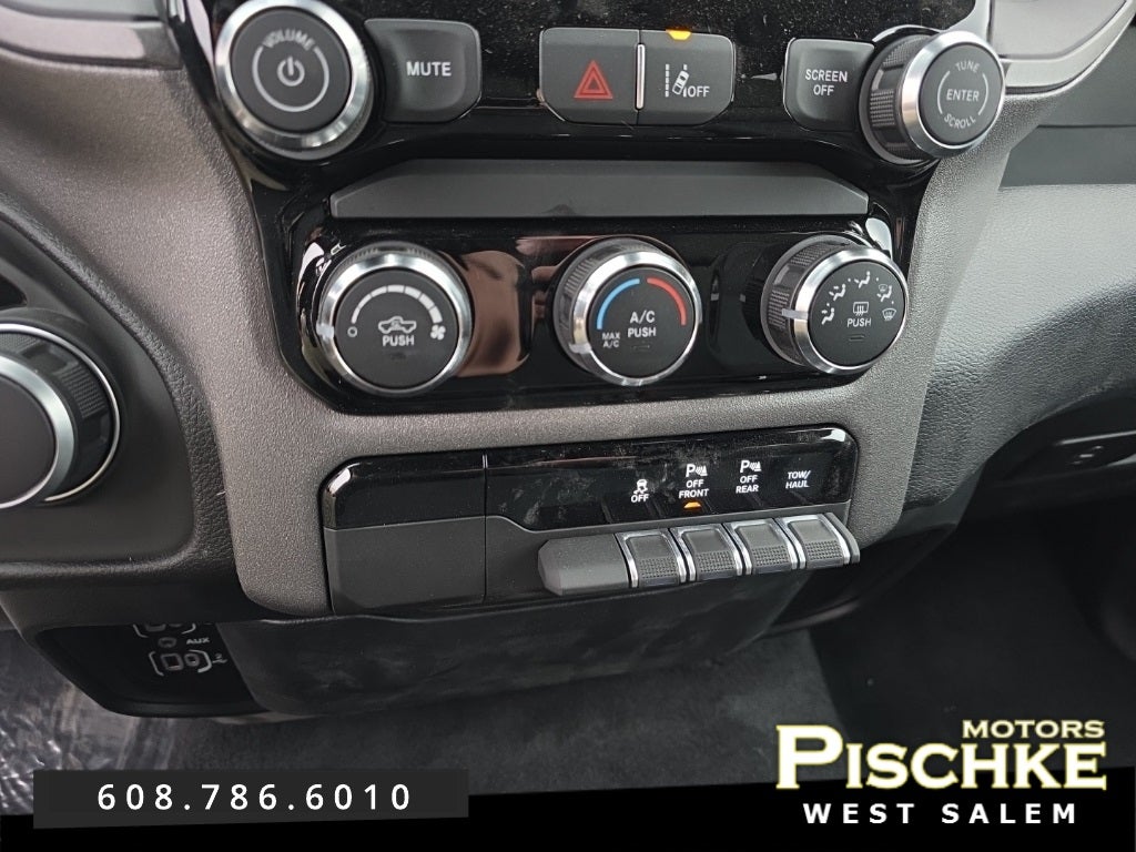 2026 RAM Ram 1500 RAM 1500 EXPRESS CREW CAB 4X4 5'7' BOX