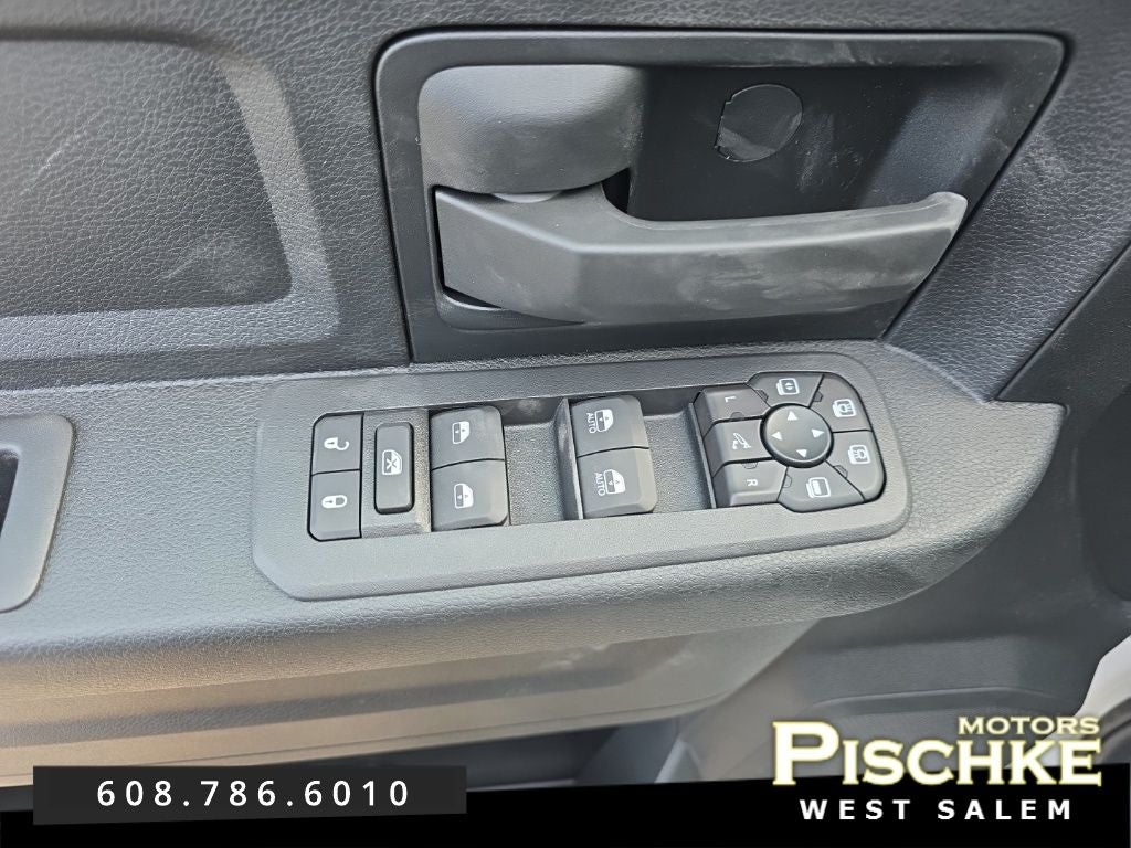 2026 RAM Ram 2500 RAM 2500 BLACK EXPRESS CREW CAB 4X4 6'4' BOX