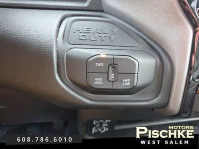 2026 RAM Ram 2500 RAM 2500 BLACK EXPRESS CREW CAB 4X4 6'4' BOX