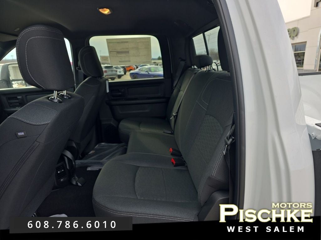 2026 RAM Ram 2500 RAM 2500 BLACK EXPRESS CREW CAB 4X4 6'4' BOX